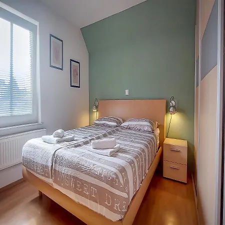 Charming Riverside Retreat Appartamento Lubiana